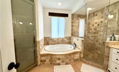 BUENAVENTURA- PH BRISTOL PLANTA BAJA CON PISCINA- VENTA