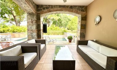 BUENAVENTURA- PH BRISTOL PLANTA BAJA CON PISCINA- VENTA