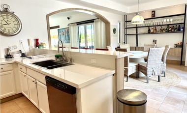 BUENAVENTURA- PH BRISTOL PLANTA BAJA CON PISCINA- VENTA