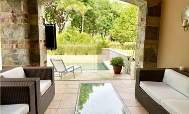BUENAVENTURA- PH BRISTOL PLANTA BAJA CON PISCINA- VENTA