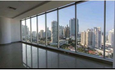 OFICINA EN CALLE 50 PH F&F TOWER REMODELADA CON DIVISIONES 153M2