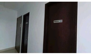 OFICINA EN CALLE 50 PH F&F TOWER REMODELADA CON DIVISIONES 153M2