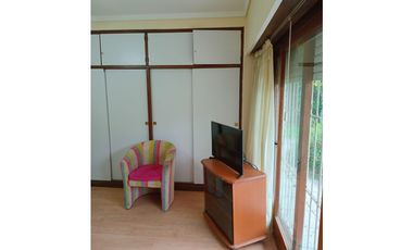 CHALET sobre 5 lotes EN BARRIO LAS MARGARITAS- CON PILETA.