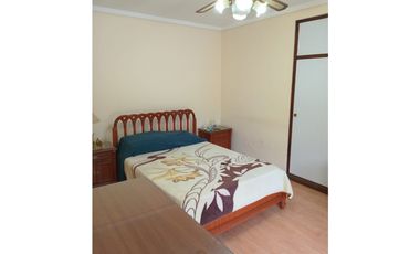 CHALET sobre 5 lotes EN BARRIO LAS MARGARITAS- CON PILETA.