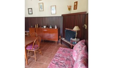 CHALET sobre 5 lotes EN BARRIO LAS MARGARITAS- CON PILETA.