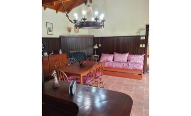 CHALET sobre 5 lotes EN BARRIO LAS MARGARITAS- CON PILETA.