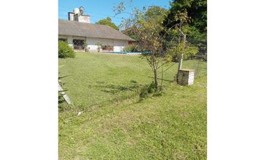 CHALET sobre 5 lotes EN BARRIO LAS MARGARITAS- CON PILETA.