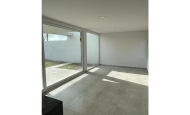 Venta casa estilo duplex en Bº Los Alamos