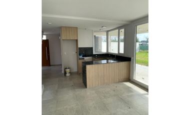 Venta casa estilo duplex en Bº Los Alamos