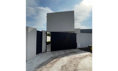 Venta casa estilo duplex en Bº Los Alamos