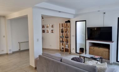 VENTA DE CASA EN Malvinas Argentinas