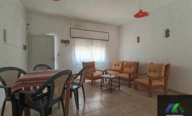 Casa en venta de 2 dormitorios c/ cochera en Gualeguaychú APTA CREDITO HIP.!