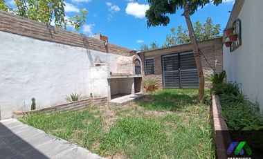 Casa en venta de 2 dormitorios c/ cochera en Gualeguaychú APTA CREDITO HIP.!
