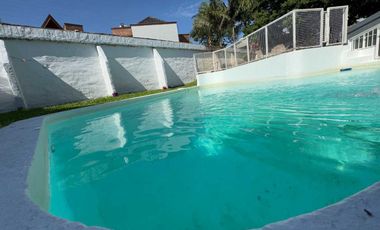 Venta casa 8 amb Pileta, quincho cochera Don Bosco