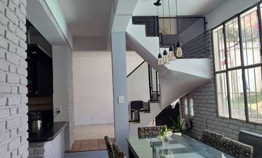 Venta casa 8 amb Pileta, quincho cochera Don Bosco
