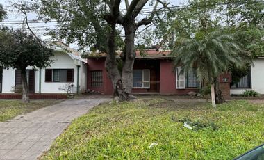 Venta casa 8 amb Pileta, quincho cochera Don Bosco
