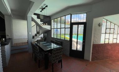 Venta casa 8 amb Pileta, quincho cochera Don Bosco