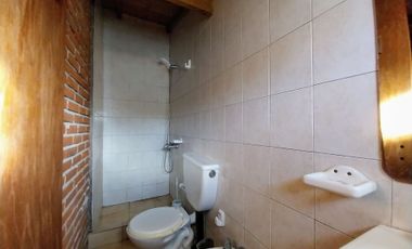 Venta PH 4 ambientes al frente con patio. Cerrito