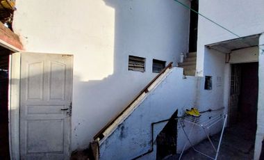 Venta PH 4 ambientes al frente con patio. Cerrito