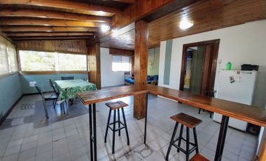 Venta PH 4 ambientes al frente con patio. Cerrito