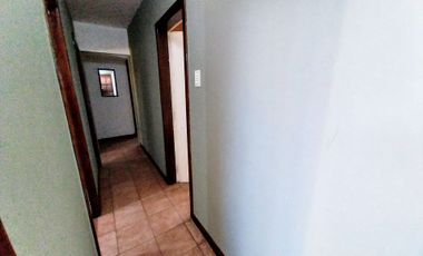 Venta PH 4 ambientes al frente con patio. Cerrito