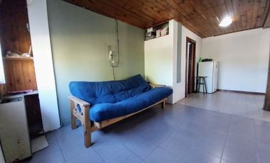 Venta PH 4 ambientes al frente con patio. Cerrito