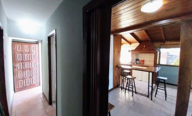 Venta PH 4 ambientes al frente con patio. Cerrito
