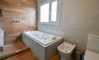 Casa en Venta City Bell 4 dormitorios