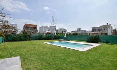 Casa en Venta City Bell 4 dormitorios