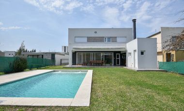 Casa en Venta City Bell 4 dormitorios