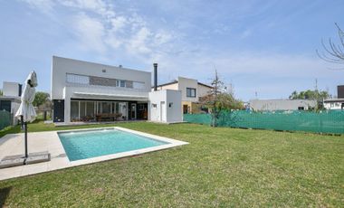 Casa en Venta City Bell 4 dormitorios