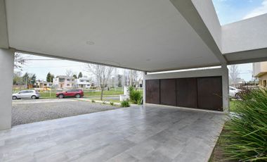 Casa en Venta City Bell 4 dormitorios
