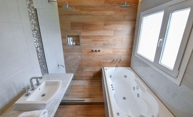 Casa en Venta City Bell 4 dormitorios