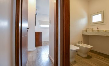 Casa en Venta City Bell 4 dormitorios