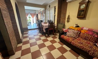 VENTA CASA CON PISCINA PADUA PERMUTA FINANCIA