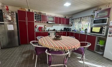 VENTA CASA CON PISCINA PADUA PERMUTA FINANCIA