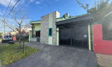 VENTA CASA CON PISCINA PADUA PERMUTA FINANCIA