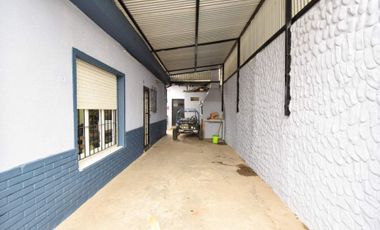 VENTA CASA 4 AMB CON QUINCHO Y COCHERA