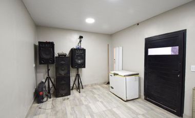 VENTA CASA 4 AMB CON QUINCHO Y COCHERA