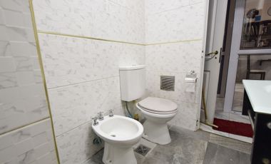 VENTA CASA 4 AMB CON QUINCHO Y COCHERA