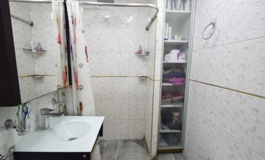 VENTA CASA 4 AMB CON QUINCHO Y COCHERA