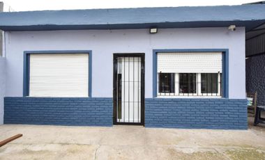VENTA CASA 4 AMB CON QUINCHO Y COCHERA