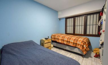 VENTA CASA 4 AMB CON QUINCHO Y COCHERA
