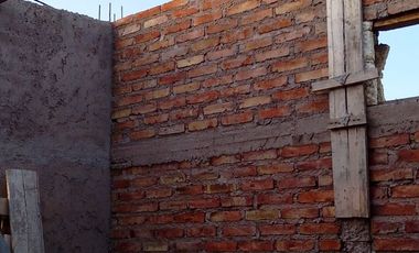 LOTE CON CASA A TERMINAR - GUAYMALLÉN