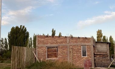 LOTE CON CASA A TERMINAR - GUAYMALLÉN