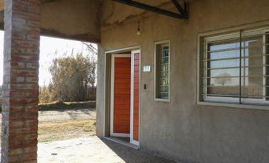 VENTA CASA DE DOS DORMITORIOS EN SANFORD