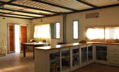 VENTA CASA DE DOS DORMITORIOS EN SANFORD