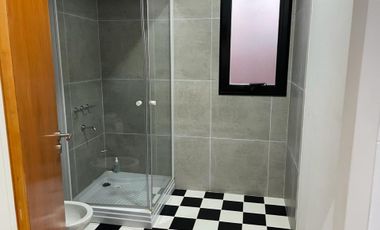 Casa 2 Dormitorios en Venta en Berisso con Pileta