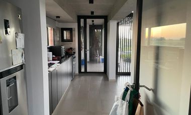 Casa 2 Dormitorios en Venta en Berisso con Pileta