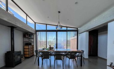 Casa 2 Dormitorios en Venta en Berisso con Pileta